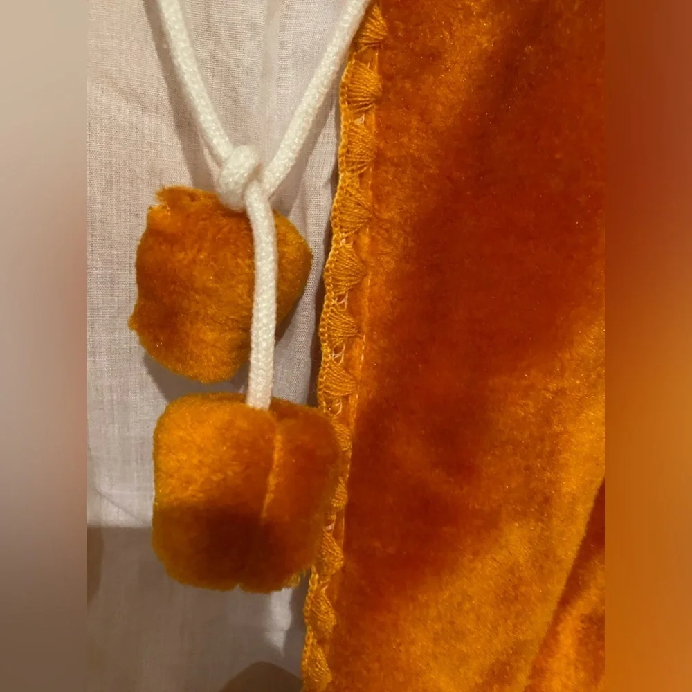 FASHIONABLE HOODED CAPE COAT